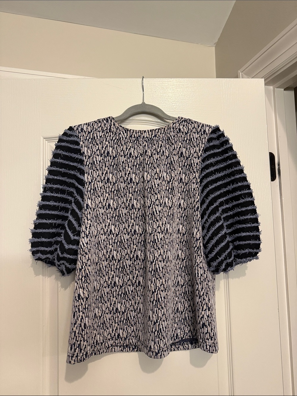 Textured Black and White Puff Sleeve Women’s Top